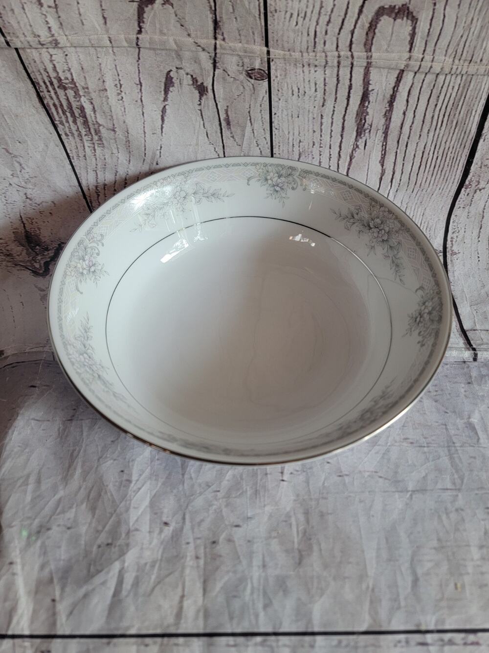 Noritake Legendary Sweet Leilani Porcelain 3482 Round Serving Bowl